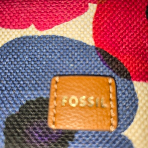 Fossil Kyler Small Tote - Picture 8 of 8